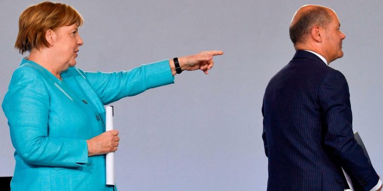 16 yıllık Merkel dönemi sona erdi: Almanya’nın yeni Şansölyesi Olaf Scholz