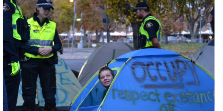 Avustralya’da trajedi: Tasmania’da şişme kale rüzgarda savruldu, 5’i yaralı, 4 çocuk hayatını kaybetti,