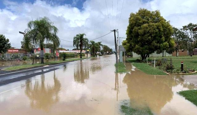 Queensland eyaletinde günlerdir etkisini sürdüren aşırı yağışlar sel felaketi getirdi: 2 ölü
