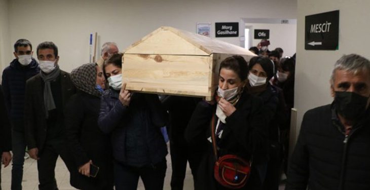 Garibe Gezer’in cenazesinde polisten nefret dili: Cenazenizi alın gidin buradan lan!