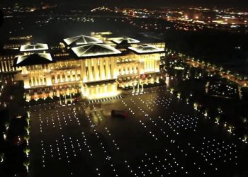 Israf Saray’ı ışıl ışıl:Doğalgaz ve elektriğe büyük zam