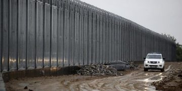 Yunanistan’dan Türkiye sınırına 26 kilometrelik yeni ek duvar