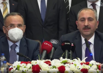 Gül’ün gitmesi, Bozdağ’ın gelmesi neyi anlatıyor?