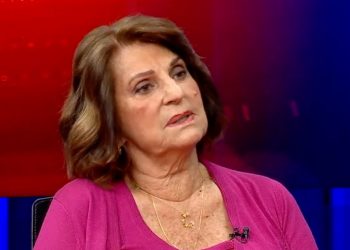 Birand’ın eşi Cemre Birand, tutsak bebeklere dikkat çekti: 2,5 yaşında torunum var, hapiste olsa nasıl olurdu diye içim paralanıyor