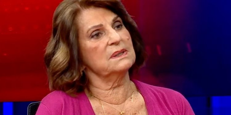 Birand’ın eşi Cemre Birand, tutsak bebeklere dikkat çekti: 2,5 yaşında torunum var, hapiste olsa nasıl olurdu diye içim paralanıyor