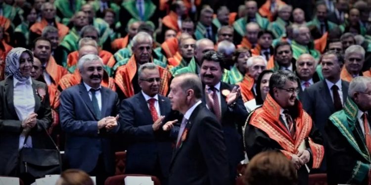 AKP’nin yargı darbesi ve adaletin geldiği durum: Yargının “eğitimsiz” hâkim ve savcı krizi