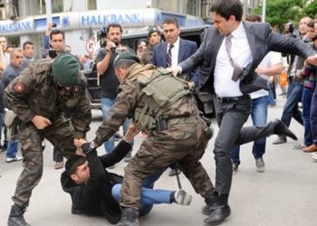 Tekmeci Müşavir’e kıyak atama: Madenciyi tekmeleyen Yusuf Yerkel’e euro ile maaş