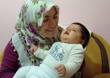 Sosyal Medya’daki tepkiler ses getirdi: İki aylık Beril, annesiyle hapisten çıktı