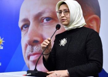 AKP’li Rabia İlhan’ın İBB’den burs aldığı yıllarda yurt dışında olduğu ortaya çıktı