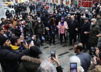 Yasak böyle protesto edildi: Her yerde her zaman Kürtçe müzik yapılacak…