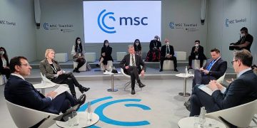 Ekrem İmamoğlu Münih Güvenlik Konferası’nda: Türkiye’de demokrasi sakat görülebilir; ancak ölmemiştir