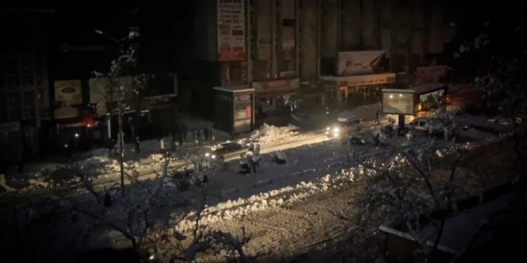 Isparta’da elektrik yok, kent karanlığa ve soğuğa teslim