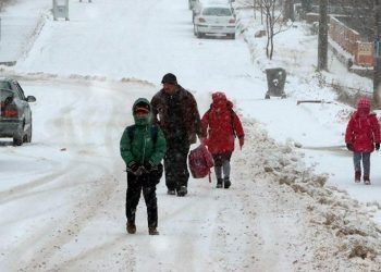 60 saattir elektriği kesik: Isparta’da  ağır kış nedeniyle eğitim 5 gün ara verildi