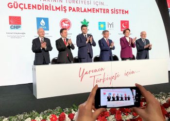 23 sayfalık metne ortak imza: 6 Parti Lideri Güçlendirilmiş Parlamenter Sistem metnini imzaladı