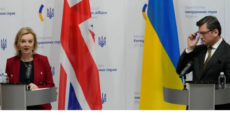Ukrayna’dan, İngiltere ve Polonya ile üçlü ittifak
