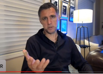 Milli futbolcu Şükür’den, Murat Sancak’ın iftiralarına sert tepki: Vatan haini sen ve ağababalarındır, iddialarını ispatlamayan şerefsizdir, delikanlıysan ispatlarsın