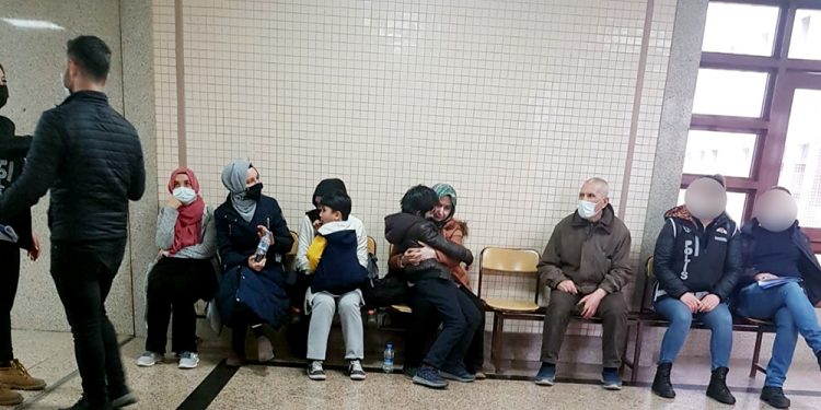 AKP zulmü devam ediyor: Tutuklama kararı sonrası anneler, evlatlarıyla böyle vedalaştı