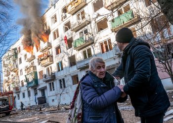 Rus işgalinin 2. gününde, yürek yakan görüntüler: Ukrayna direniyor, çocuklar ve yaşlılar sığınakta