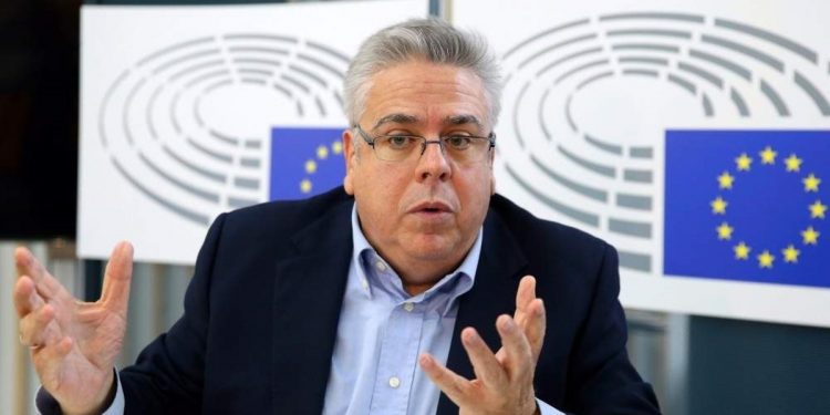 AP Raportörü Amor’dan Türkiye’ye sert eleştiri: Gülenistler ne ara terörist oldu?