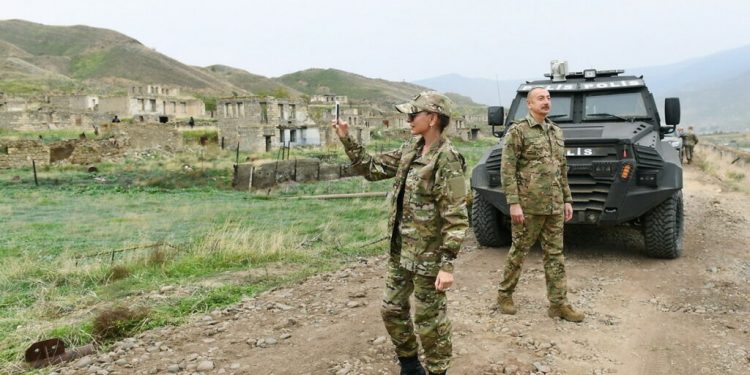 Rusya, Azerbaycan’ın Dağlık Karabağ’daki barış gücü bölgesine girdiğini söyledi, Bakü yalanladı