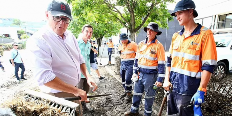 Selin vurduğu bölgeleri ziyaret eden Başbakan Morisson: Büyük bir doğal afetle karşı karşıyayız