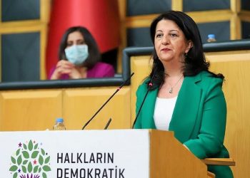 Pervin Buldan, Erdoğan’a: Millet kuru ekmek bulamıyor o kestane balı, medine hurması yiyin diye söylemekten utanmıyor