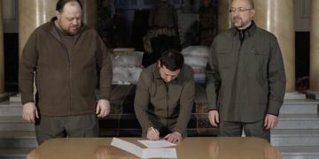 Devlet Başkanı Vladimir Zelenskiy imzaladı: Ukrayna, AB üyelik sürecini resmen başlattı