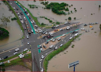 Avustralya’da şiddetli yağış, sel felaketine dönüştü