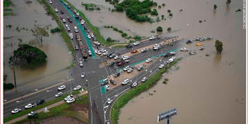 Avustralya’da şiddetli yağış, sel felaketine dönüştü