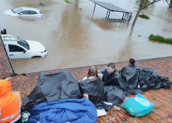 Eyalet Başbakanı Perrottet, sel sularında mahsur kalan bin kişinin kurtarıldığını açıkla