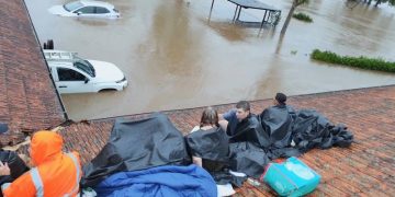 Eyalet Başbakanı Perrottet, sel sularında mahsur kalan bin kişinin kurtarıldığını açıkla