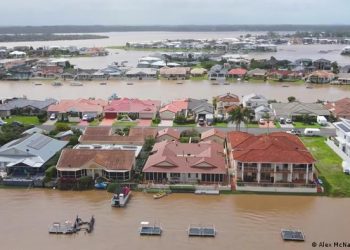 500 bin kişi sellerden etkilendi: Avustralya’daki sel felaketinde c an kaybı 12’ye yükseldi