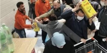 Marketlerde ayçiçek yağı kapma kavgası: Türkiye’de kıtlık dönemi mi?