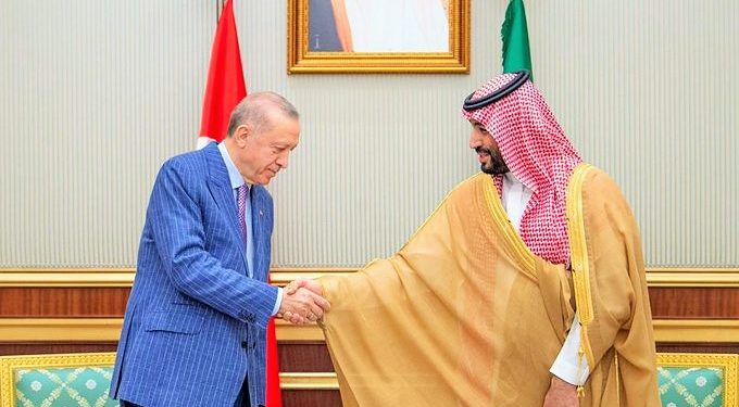 Erdoğan, Kaşıkçı’nın katili olarak işaret ettiği Prens Selman’la kucaklaştı