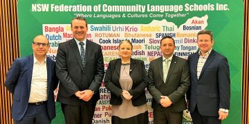 Çokkültürlülük Bakanı Mark Coure, ikinci bir dil öğrenmenin önemini vurguladı