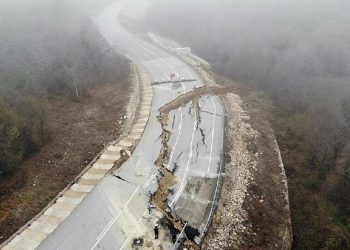 AKP’nin yolları bir bir çöküyor: Milletin milyonlarını heba ediyorlar