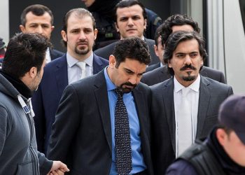 Yunan Ta Nea gazetesi: Yunanistan’a sığınan askerler ‘olası bir MİT operasyonuna karşı’ başka ülkelere gönderildi