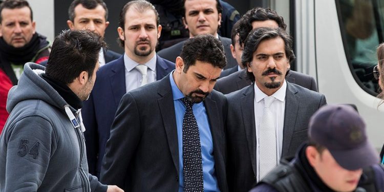 Yunan Ta Nea gazetesi: Yunanistan’a sığınan askerler ‘olası bir MİT operasyonuna karşı’ başka ülkelere gönderildi