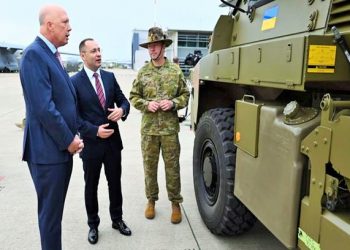 Avustralya’dan Ukrayna’ya zırhlı araç desteği: C-17 Globemaster uçağıyla Avrupa’ya sevk edildi