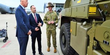 Avustralya’dan Ukrayna’ya zırhlı araç desteği: C-17 Globemaster uçağıyla Avrupa’ya sevk edildi