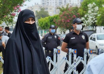 Alparslan Kuytul’un eşi Semra Kuytul: Üyelerimize istihbarat tarafından ajanlık dayatılıyor