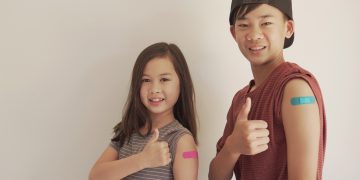 Çocuklar ve gençler için COVİD-19 aşıları