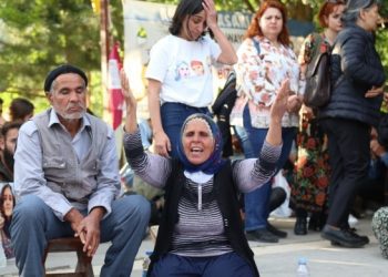 Oturma eylemini başlatan  Gülistan Doku’nun ailesi: Bulacağına söz verdin, nerdesin sen Süleyman Soylu?