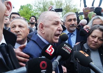 Bakanlığa yürümesi engellenen Ümit Özdağ, Soylu’ya: Görevin bittiği zaman tutuklanacaksın