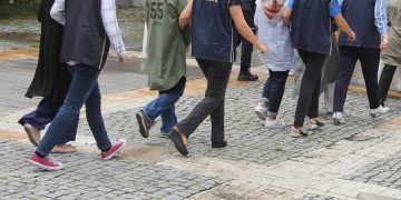 Antalya gözaltında tutulan öğrenci ve öğretmenler tutuklandı