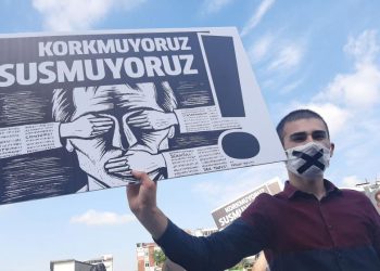 21 gazetecinin gözaltına alınmasına tepkiler devam ediyor: ‘Özgür basın yoksa, adil seçim de olamaz’