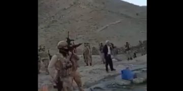 Van’daki görüntülere tepki çığı gibi: Asker, gözaltı için havaya ateş açtı, itiraz eden kadınlar darp edildi