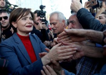 Anket: Halk mahkeme kararı ile gelen siyaset yasaklarına karşı