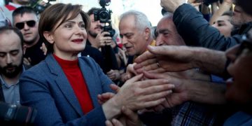 Anket: Halk mahkeme kararı ile gelen siyaset yasaklarına karşı