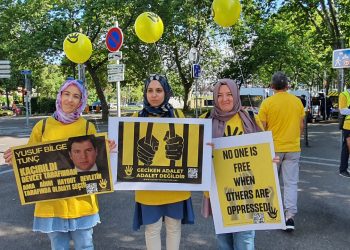 AİHM önünde hak arayışı eylemi başladı: Türkiye’de yaşanan hukuksuzluklara dikkat çekiliyor